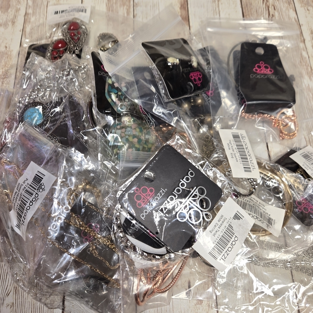 Wholesale Lot of Fashion Phone Charm Accessories - Mixed Colors and Styles - Picture 9 of 9